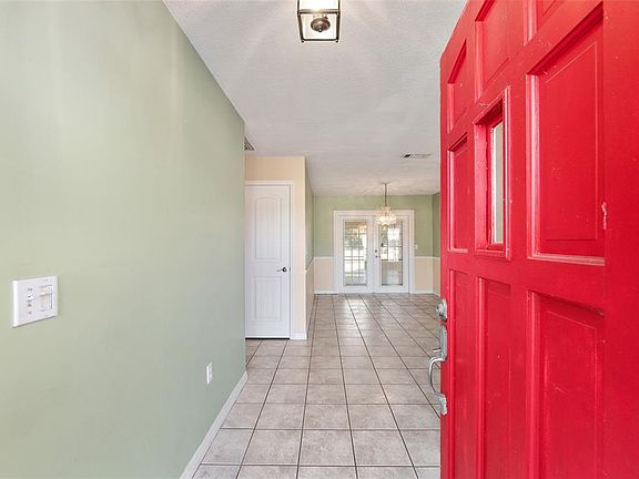 5th image of 3300 SE 32nd St