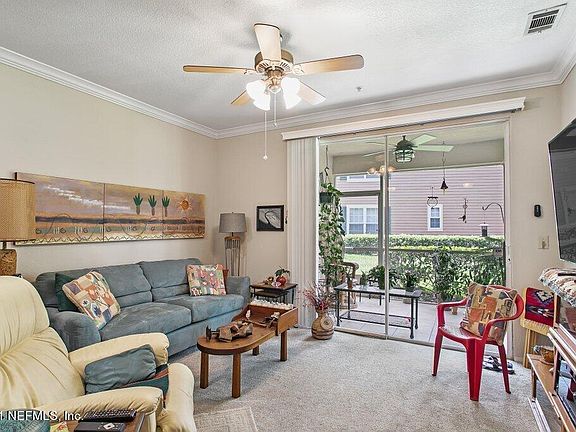 5th image of 13810 SUTTON PARK Drive #714