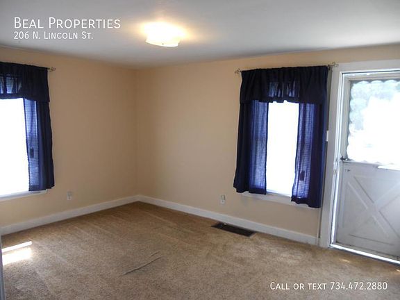 2nd image of 206 N Lincoln St