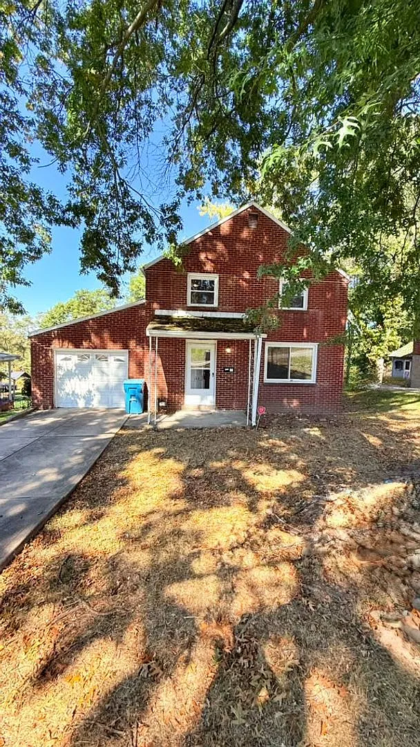 Beautiful 3BD 1BA Home in Penn Hills!! — Photo 2