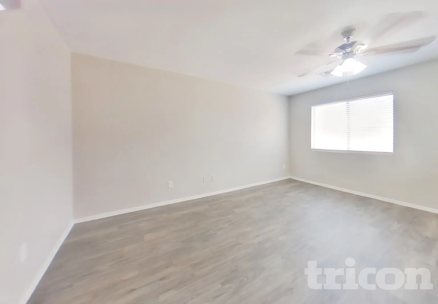 3315 W Fraktur Road Phoenix AZ — Photo 2