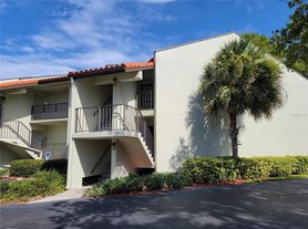 1515 Pinellas Bayway S