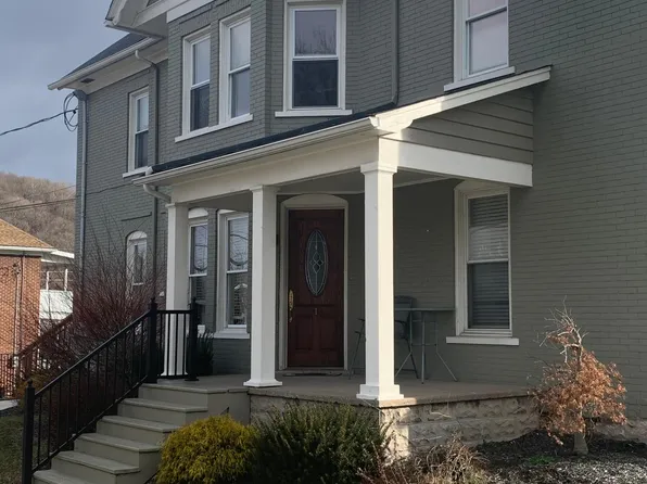 403 E Penn St #1, Bedford, PA 15522