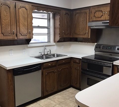 5th image of 1310 White Cir