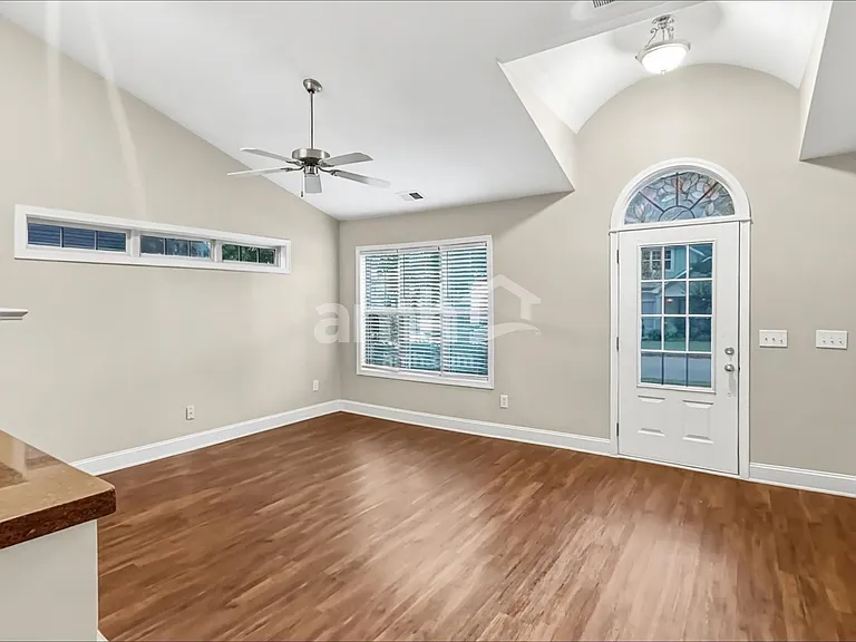 414 Arrowhead Trl — Photo 7
