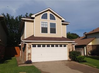 911 Sylvan Creek Dr, Lewisville, TX 75067