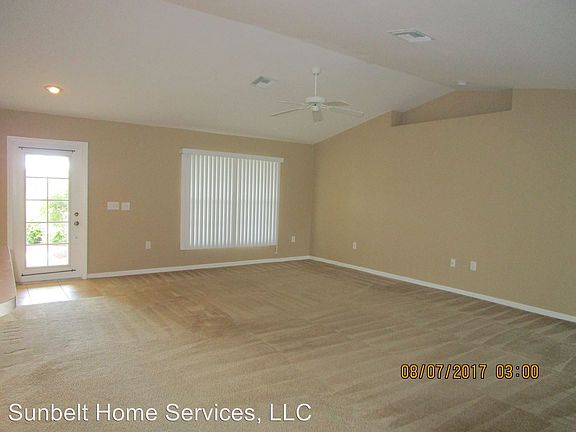 3rd image of 233 NW 15th Pl
