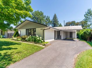 2995 Cowan Cres, Ottawa, ON K1V 8K9