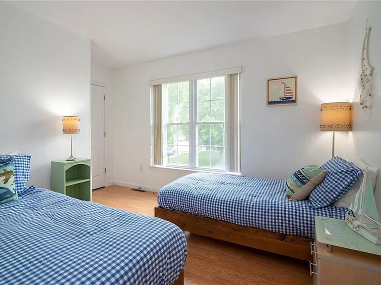 32 Tum A Lum Cir — Photo 10