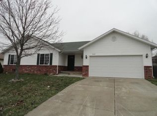 802 Daniel Ln, Willard, MO 65781