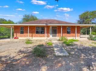 981 Woodland Hills Rd, Poteet, TX 78065