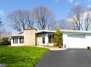 221 Holly Hill Rd, Richboro, PA 18954