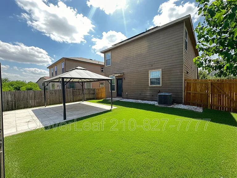 2606 Bluff Xing — Photo 48