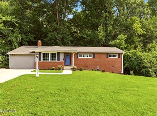 360 East Dr, Oak Ridge, TN 37830