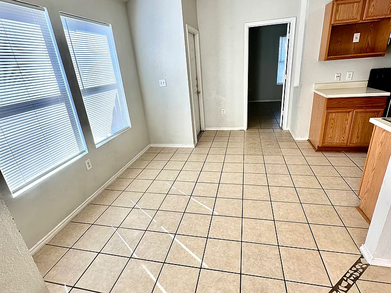 15315 Kamary Ln #15315 — Photo 4