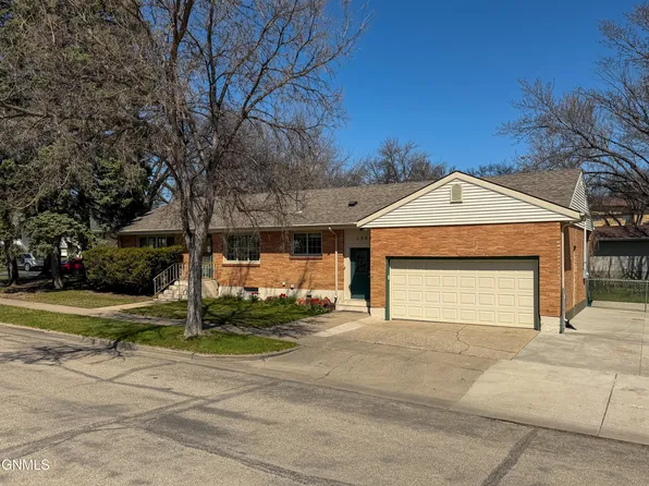1504 Laforest Ave, Bismarck, ND 58501