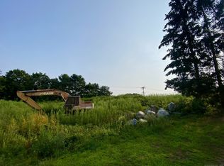 81 Essex Rd, Old Saybrook, CT 06475