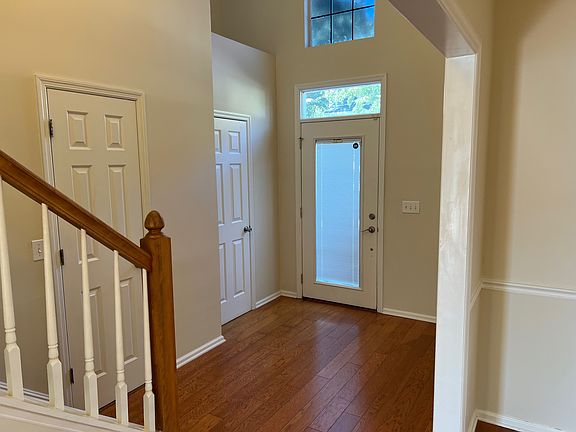 4th image of 1724 Crystal Lake Dr