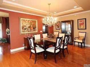 529 Roosevelt Way #19304, Westbury, NY 11590