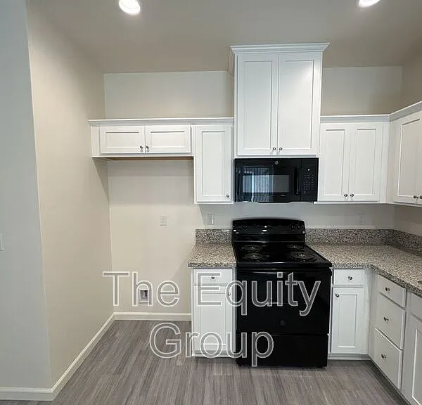 723 S Pinkham #102 — Photo 12