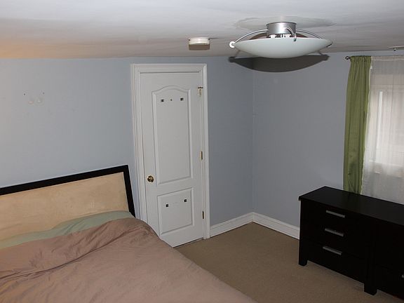 Walk in closet not pictured