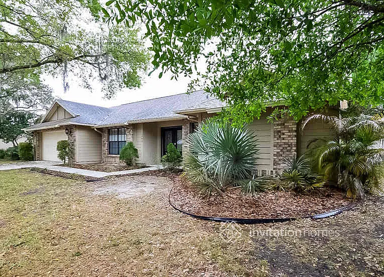 1406 Clarion Dr — Photo 2