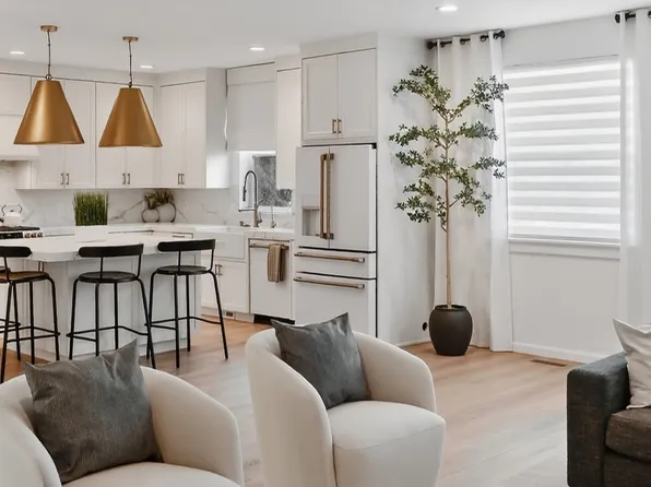 13620 SE Sierra Dr, Clackamas, OR 97015