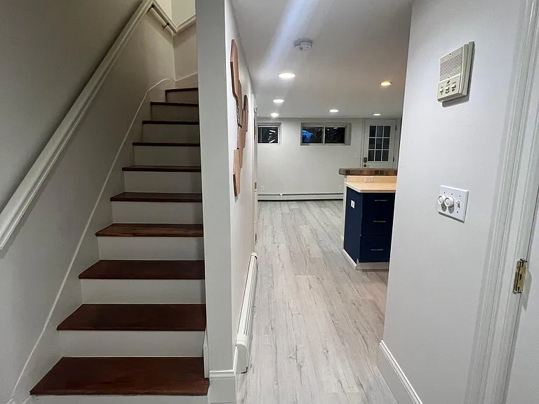 571 E Broadway #1 — Photo 10