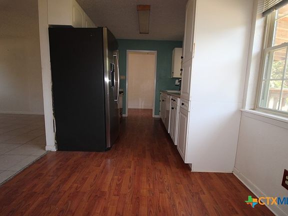 3rd image of 277 Pedernales Ln