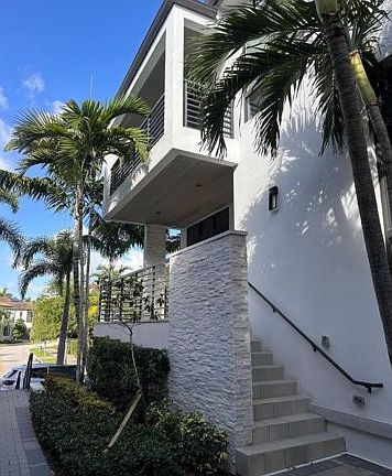 3rd image of 8231 NW 48th St