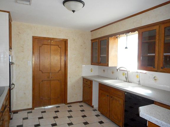 5th image of 4206 Crestridge Dr