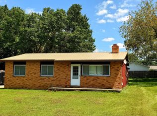 470 N Dexter St, Pinckney, MI