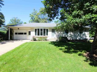 500 Hampton Dr, Williamsburg, IA 52361