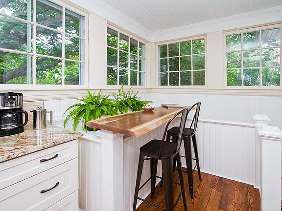2nd image of 617 Allison Ave SW #2