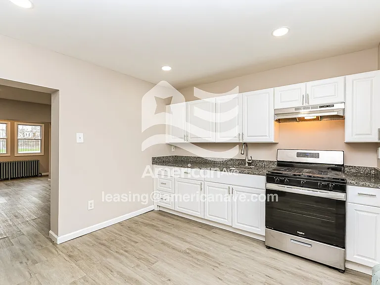 1539644_006_kitchen_6.jpg