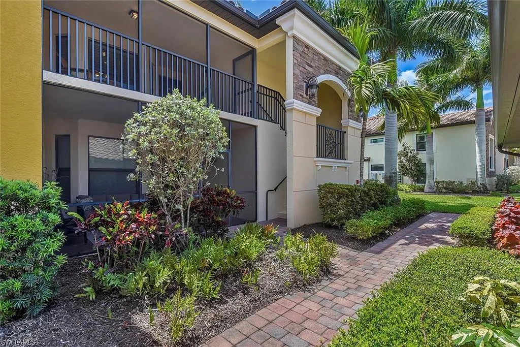 2 bed, 2.0 bath, 1661 sqft, $7,800 — Photo 1
