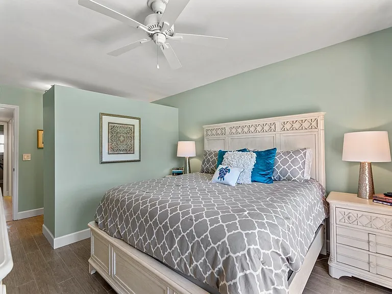 3939 Ocean Dr #204B — Photo 14
