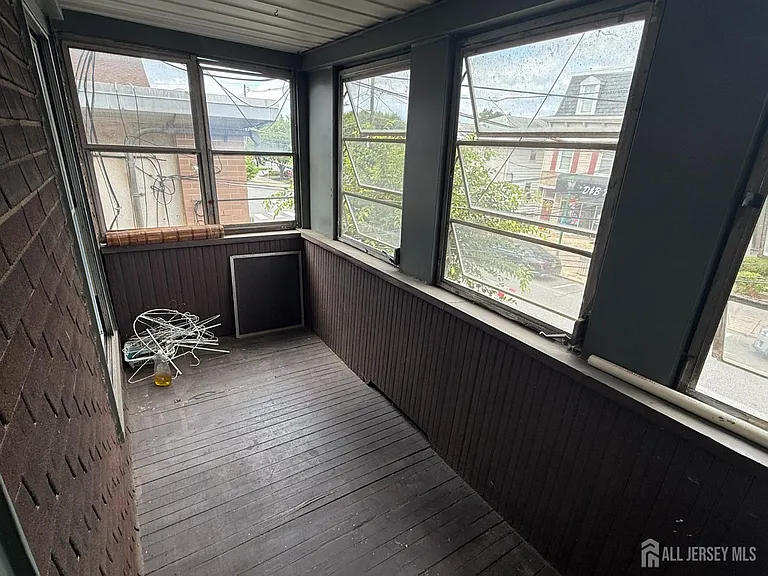 69 W Somerset St #E — Photo 6