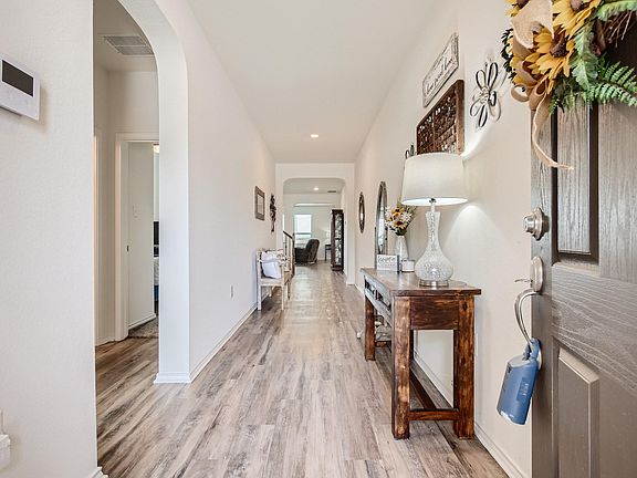 5th image of 1717 Foxglove Cir