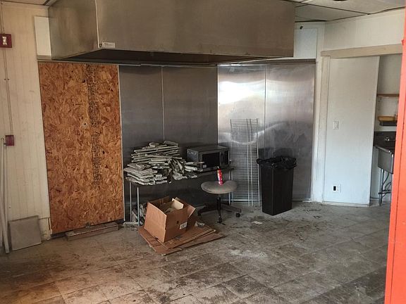 2nd image of 7315 Oxford Ave