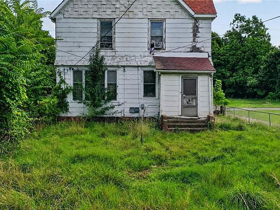 8th image of 1434 E 82nd St
