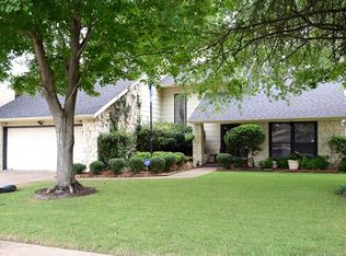 2216 W Memphis St, Broken Arrow, OK 74012