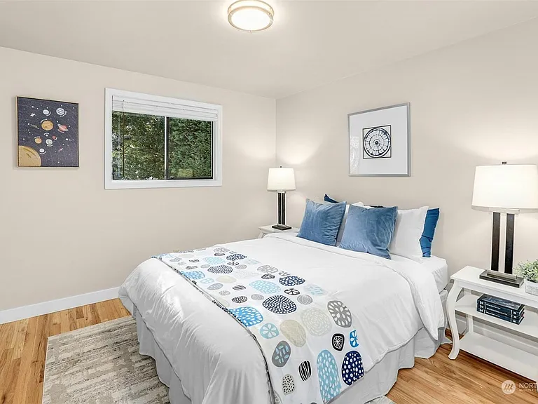 2516 Dayton Ave NE — Photo 12