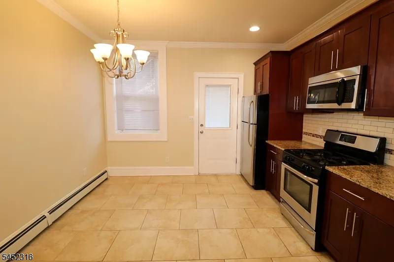 1 bed, 1.0 bath, 600 sqft, $1,600 — Photo 3