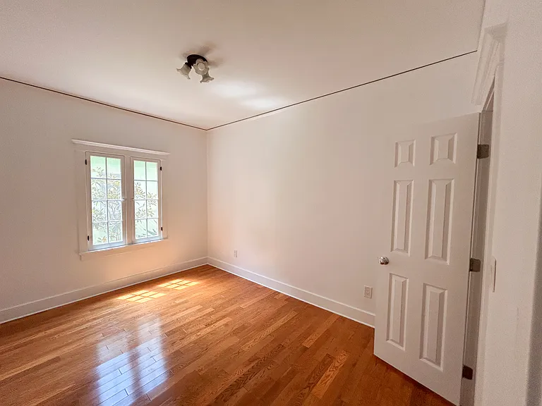 1640 N Normandie Ave #1 — Photo 11