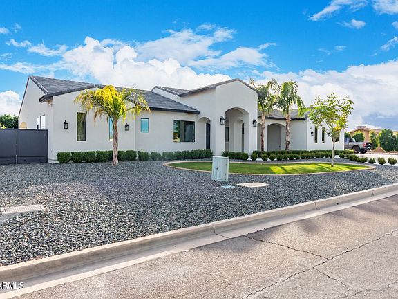 3rd image of 8911 W Villa Chula