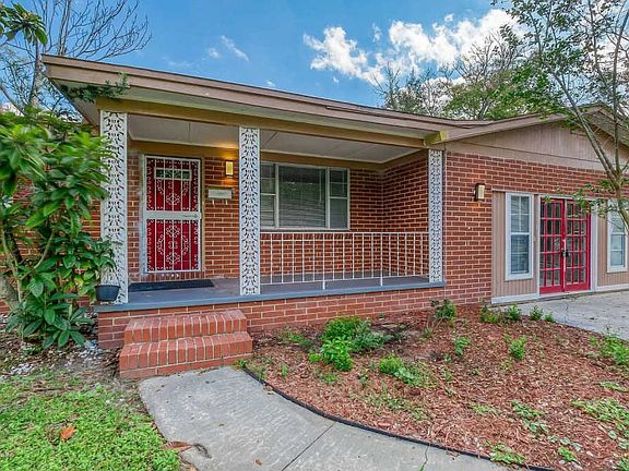 3rd image of 6413 Howe Dr