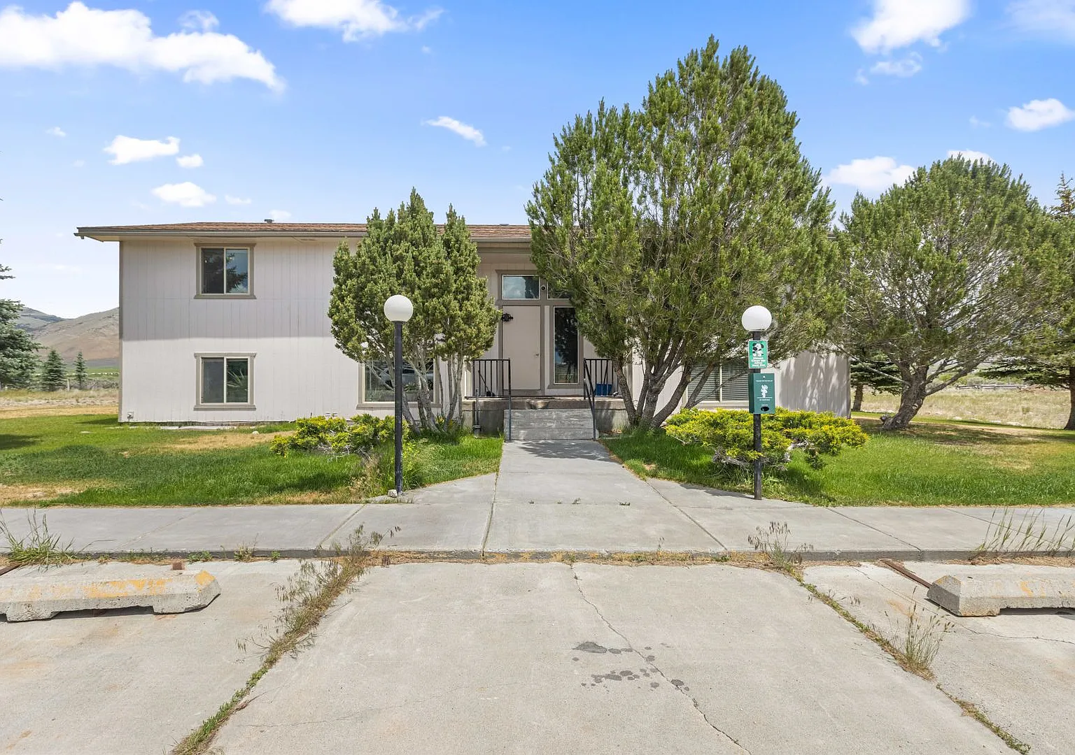 L171ER — Photo 1