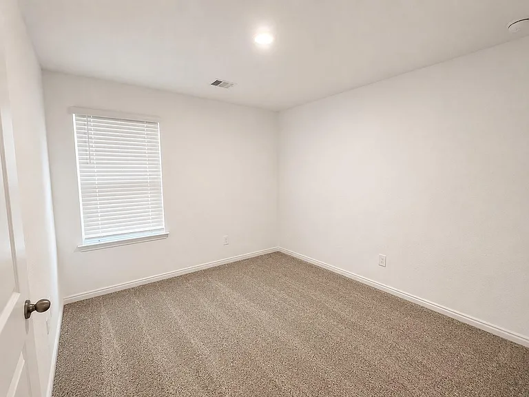 1930 Legacy Hills Dr — Photo 16