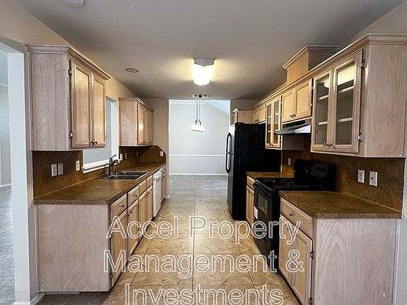 5th image of 3412 Violet Ave